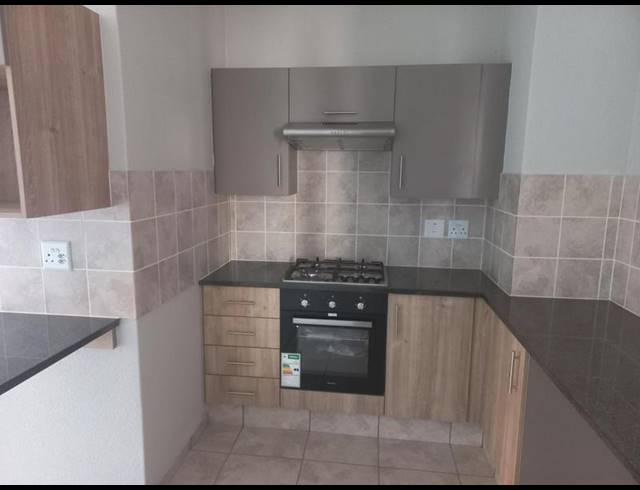 2 BEDROOM COMPLEX FOR SALE IN RAVENSWOOD